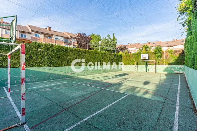 Townhouse in LAS ROZAS DE MADRID, Madrid