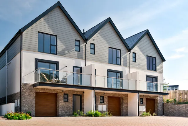 4 Clos Ty Mawr, Colwyn Bay LL28 5NA