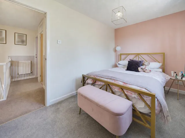 38 Llwyn Helig, Kenfig Hill CF33 6HN