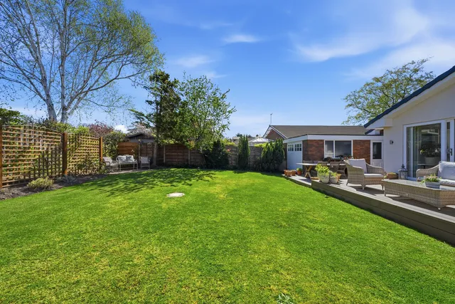 1a Anglesey Drive, Poynton SK12 1BT