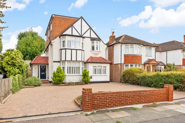 46 Cambridge Drive, London SE12 8AJ