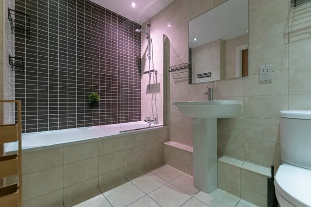 Apartment 302, 15 Mann Island, Liverpool L3 1EN