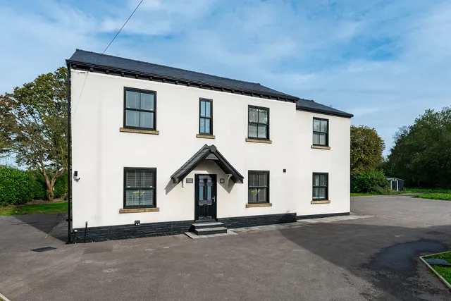 Derby Farm Phipps Lane, Warrington WA5 4EX