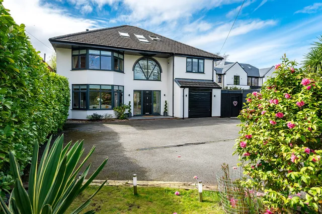 226 Prescot Road, Aughton L39 5AQ