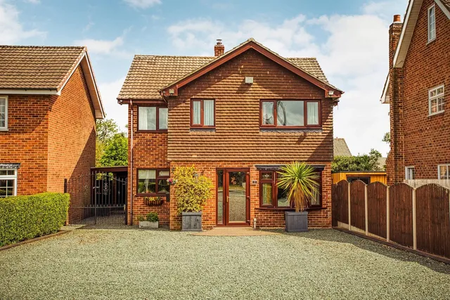 3 The Meadows, Kingstone ST14 8QE