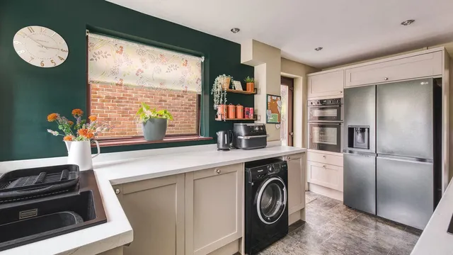 3 The Meadows, Kingstone ST14 8QE