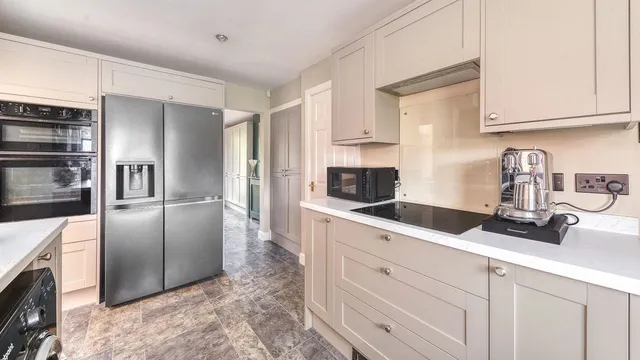 3 The Meadows, Kingstone ST14 8QE