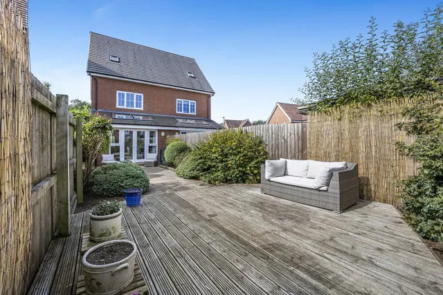 2 Bracken Close, Wigan WN6 0GR