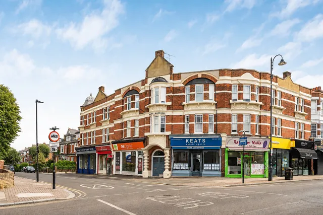 504 Muswell Hill Broadway, London N10 1BT