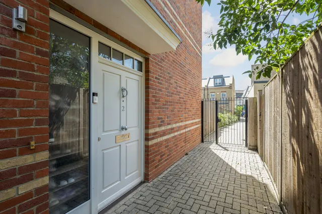 2 Kingsborough Place, Kingston Upon Thames KT2 6FH
