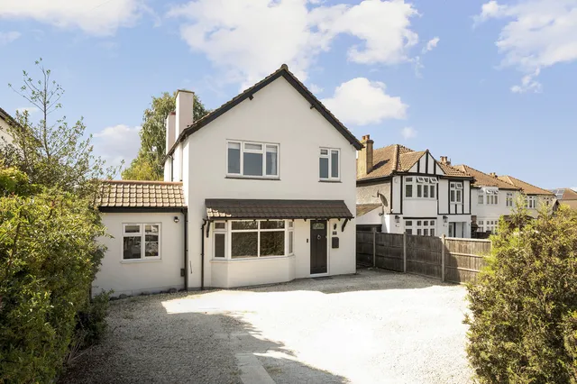 184 Green Lane, Shepperton TW17 8DZ