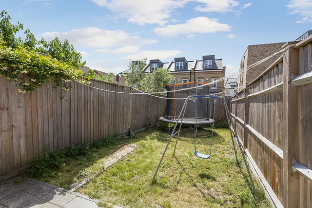 2 Kingsborough Place, Kingston Upon Thames KT2 6FH