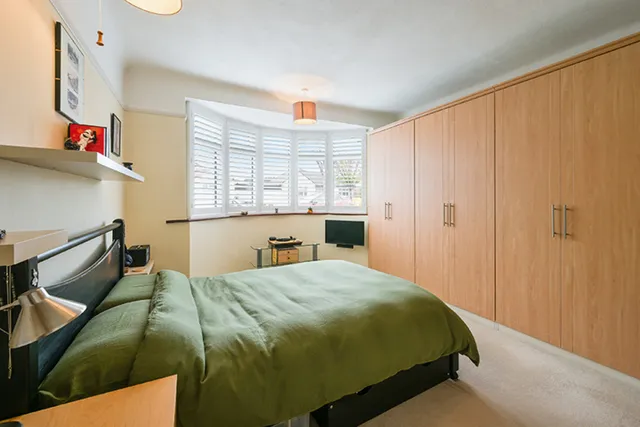 181 Francis Close, Epsom KT19 0JT