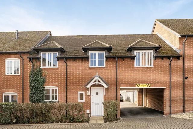 5 Camellia Way, Whiteley PO15 7NS