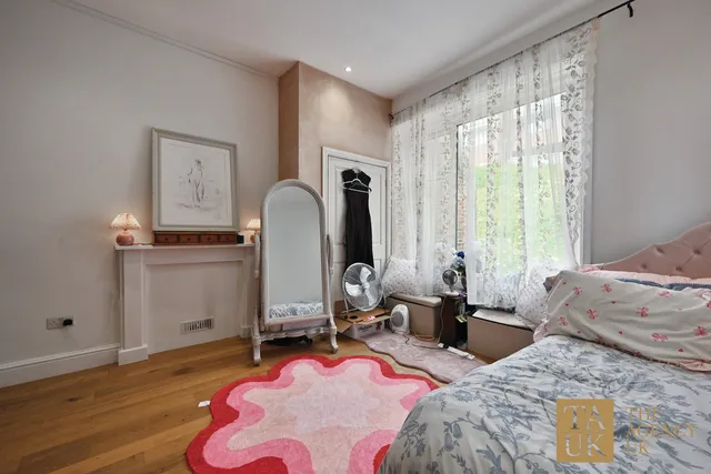 Flat 5, 27 Eversfield Place Flat 5, East Sussex TN37 6BY