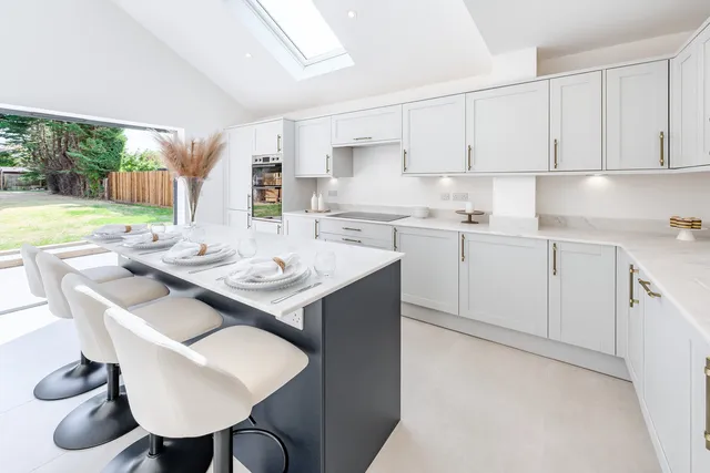 129 Fleet Road, Farnborough GU14 9RE