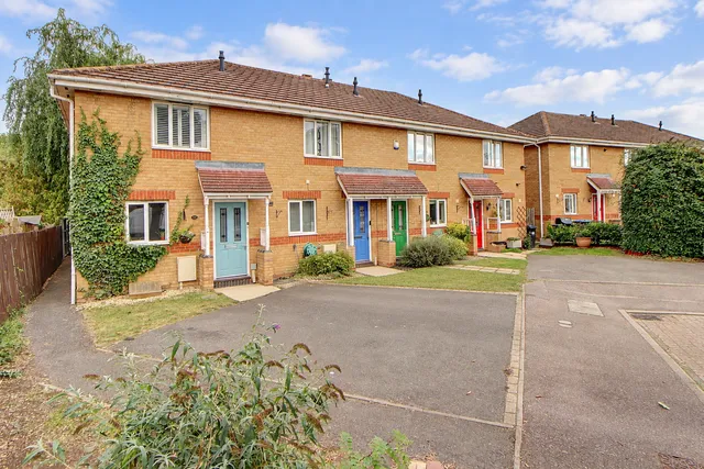 49 Leary Crescent, Newport Pagnell MK16 9GB