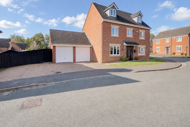4 Blyth Court, Tattenhoe MK4 3EE
