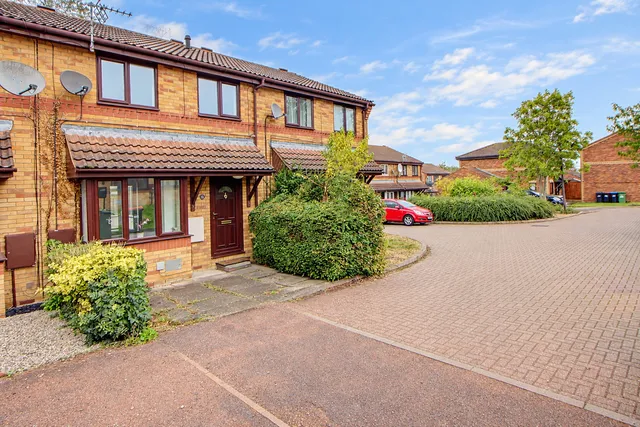 13 Beckinsale Grove, Crownhill MK8 0DU