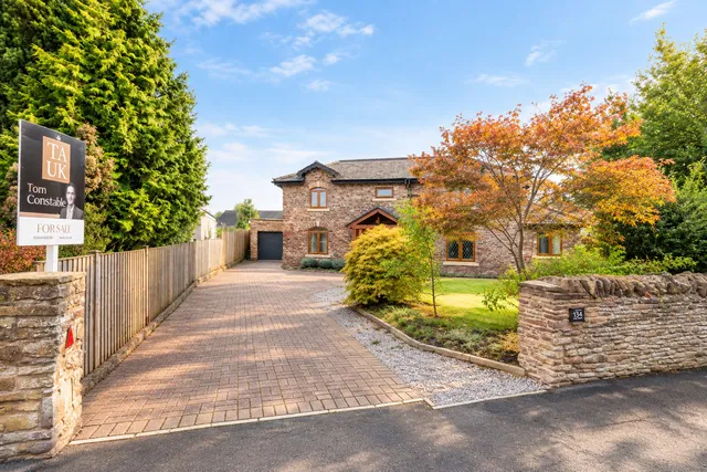 134 School Road, Bristol BS36 2BX