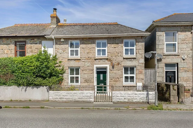 6 South Terrace, Camborne TR14 8ST