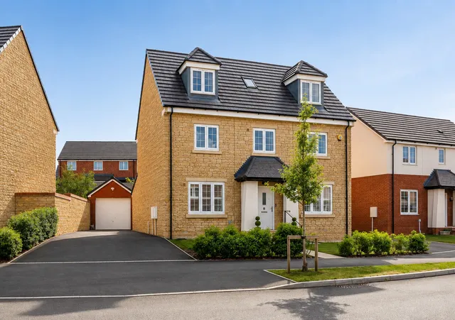 26 Wheatfield Avenue, Chippenham SN14 0FX