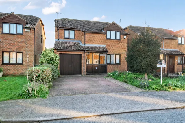 11 Frognal Gardens, Sittingbourne ME9 9HS