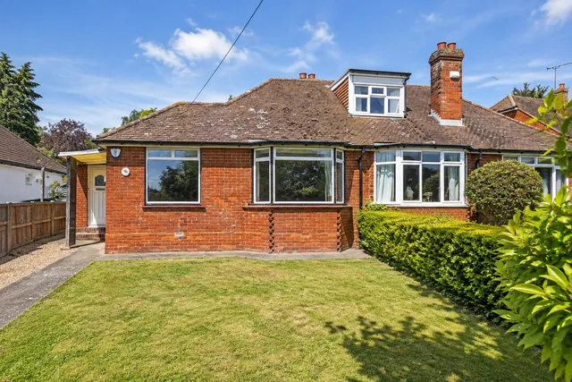 Leabank Old Maidstone Road, Sittingbourne ME9 8BS
