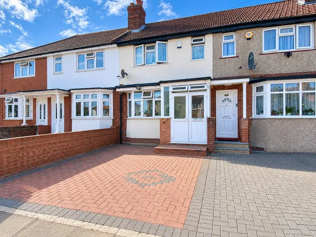 98 Dale Avenue, Edgware HA8 6AF