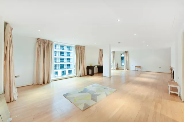 Marina Point, Imperial Wharf, London, SW6