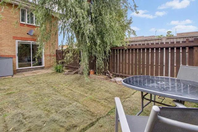 49 Leary Crescent, Newport Pagnell MK16 9GB