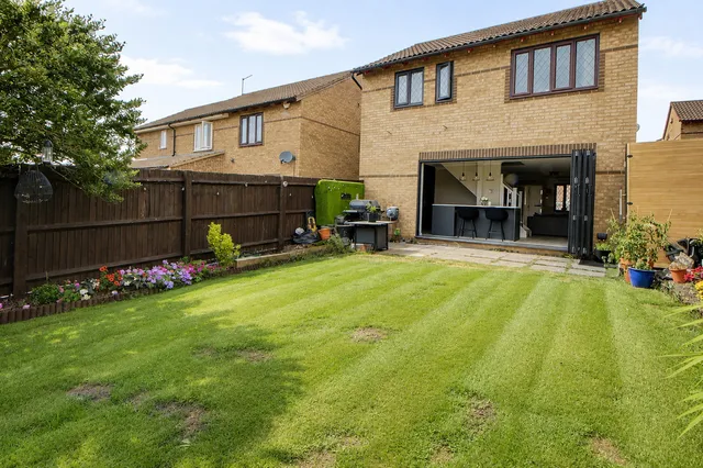 49 Hexham Gardens, Bletchley MK3 5EX