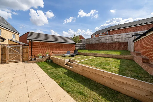 26 Wheatfield Avenue, Chippenham SN14 0FX