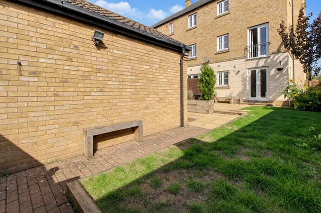 16 Goodrich Green, Kingsmead MK4 4HQ