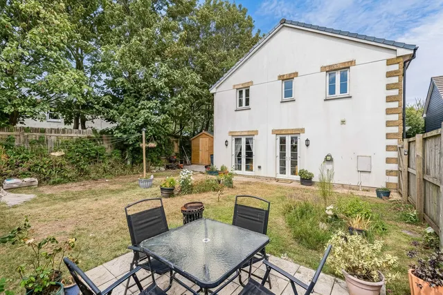 12 Barberry Way, Camborne TR14 0FQ
