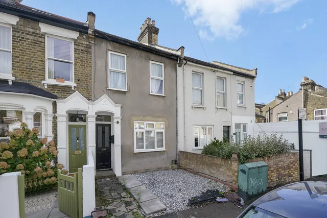3 Selby Road, London E11 3LT