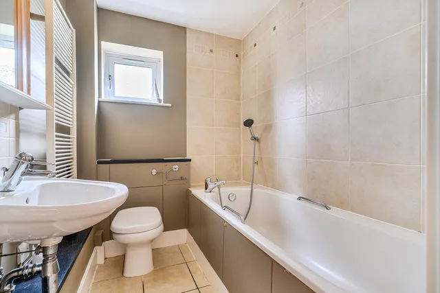 6 Niagara Close, West Malling ME19 4HR