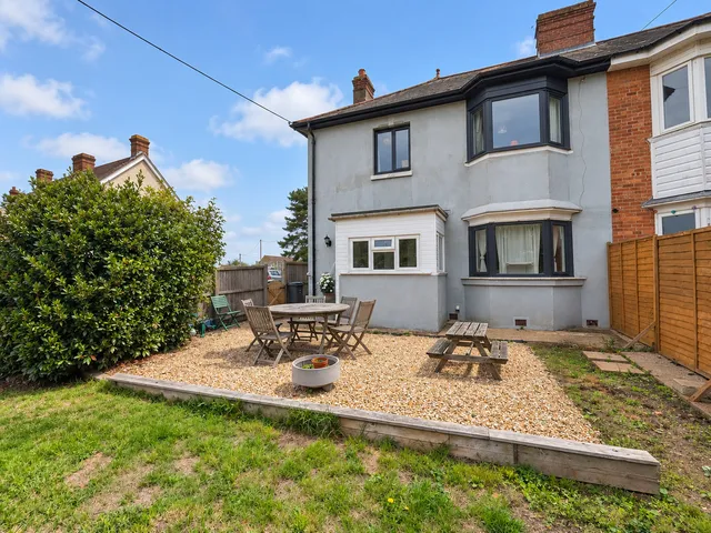 23 Hewitt Crescent, Newport PO30 5NL