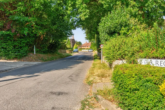 8 Rectory Park, Hastings TN35 4EU