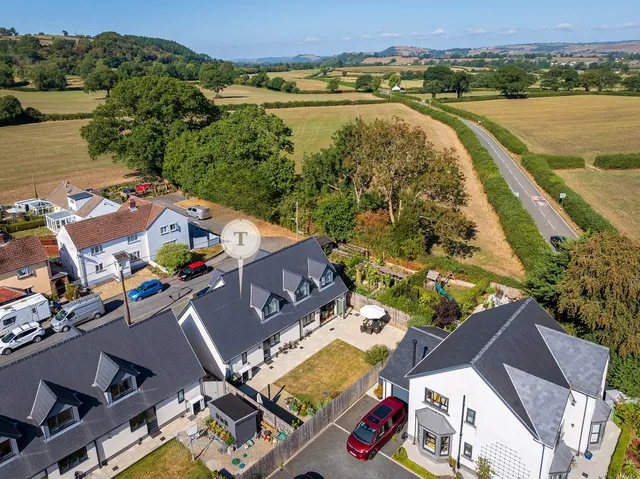 Hafan Heddwch Ger Y Llan, Carmarthen SA32 8HJ