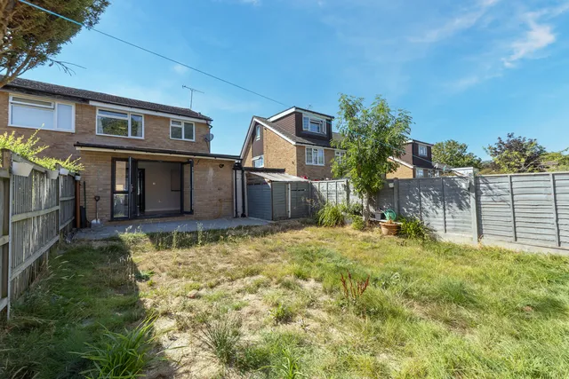 84 Hazel Way, Crawley Down RH10 4EU