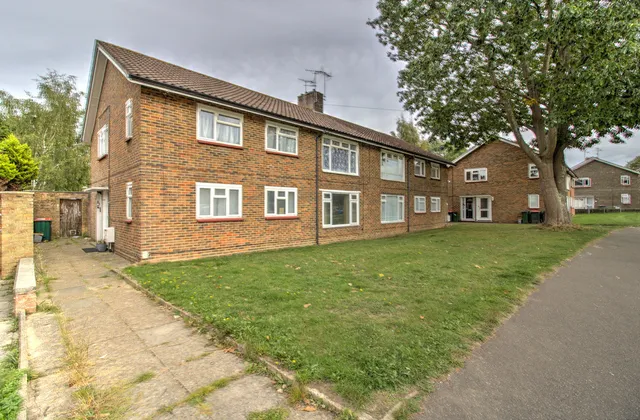23 Titmus Drive, Crawley RH10 5EN