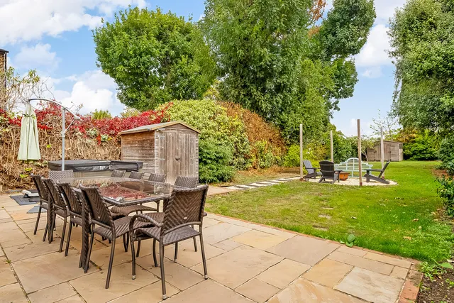 46 Cambridge Drive, London SE12 8AJ