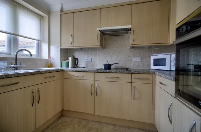 47 Manton Court Kings Road, Horsham RH13 5AE