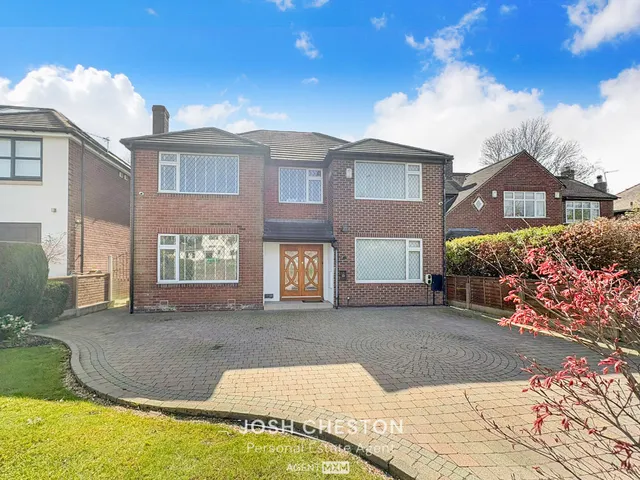 44 Mainway, Manchester M24 1PB