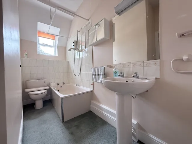 Flat 6, Winterton Lodge Goda Road, Littlehampton BN17 6SY