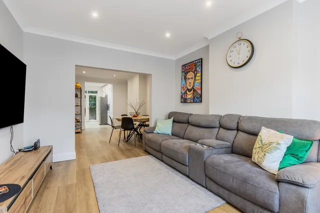 16 Green Road, Whetstone N20 0QT