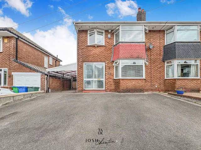 37 Malvern Road, Manchester M24 1QA