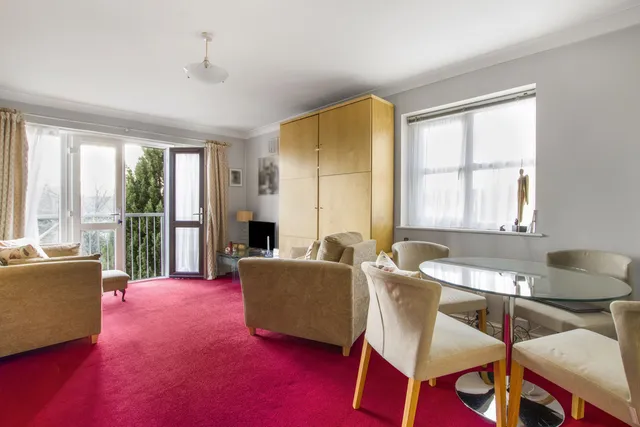 Flat 7, Aidans Court 110 Friern Park, North Finchley N12 9LN