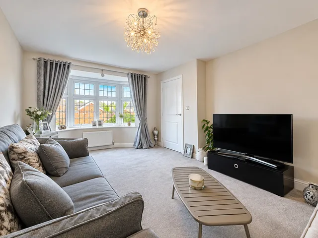 13 Osprey Drive, Hengoed CF82 6BA